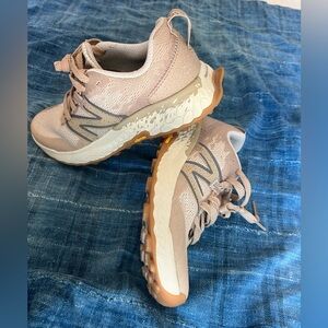 New Balance Fresh Foam Hierro v7 Trail Running Shoes in Sand